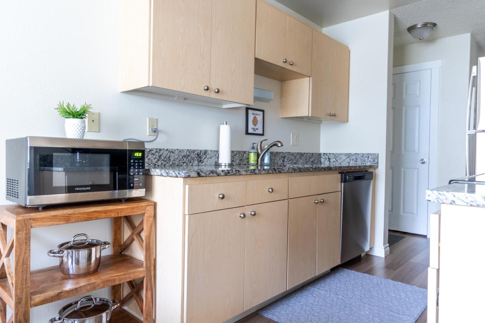 King Bed + Studio! Free Parking, Patio, Wfh Space! Seattle Exterior foto